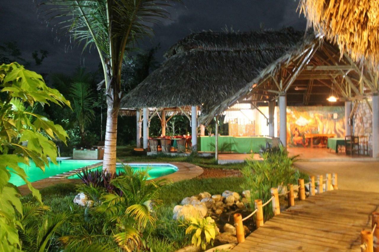 Axkan Palenque, Shows En Vivo & Gastronomia Mar Y Tierra & Travel Agency מראה חיצוני תמונה