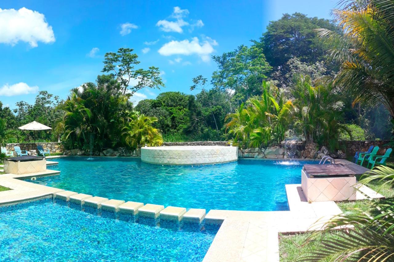 Axkan Palenque, Shows En Vivo & Gastronomia Mar Y Tierra & Travel Agency מראה חיצוני תמונה