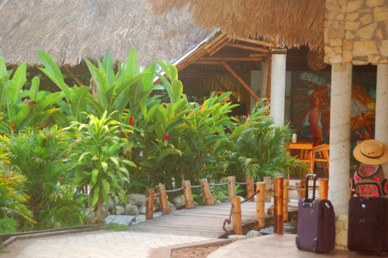 Axkan Palenque, Shows En Vivo & Gastronomia Mar Y Tierra & Travel Agency מראה חיצוני תמונה