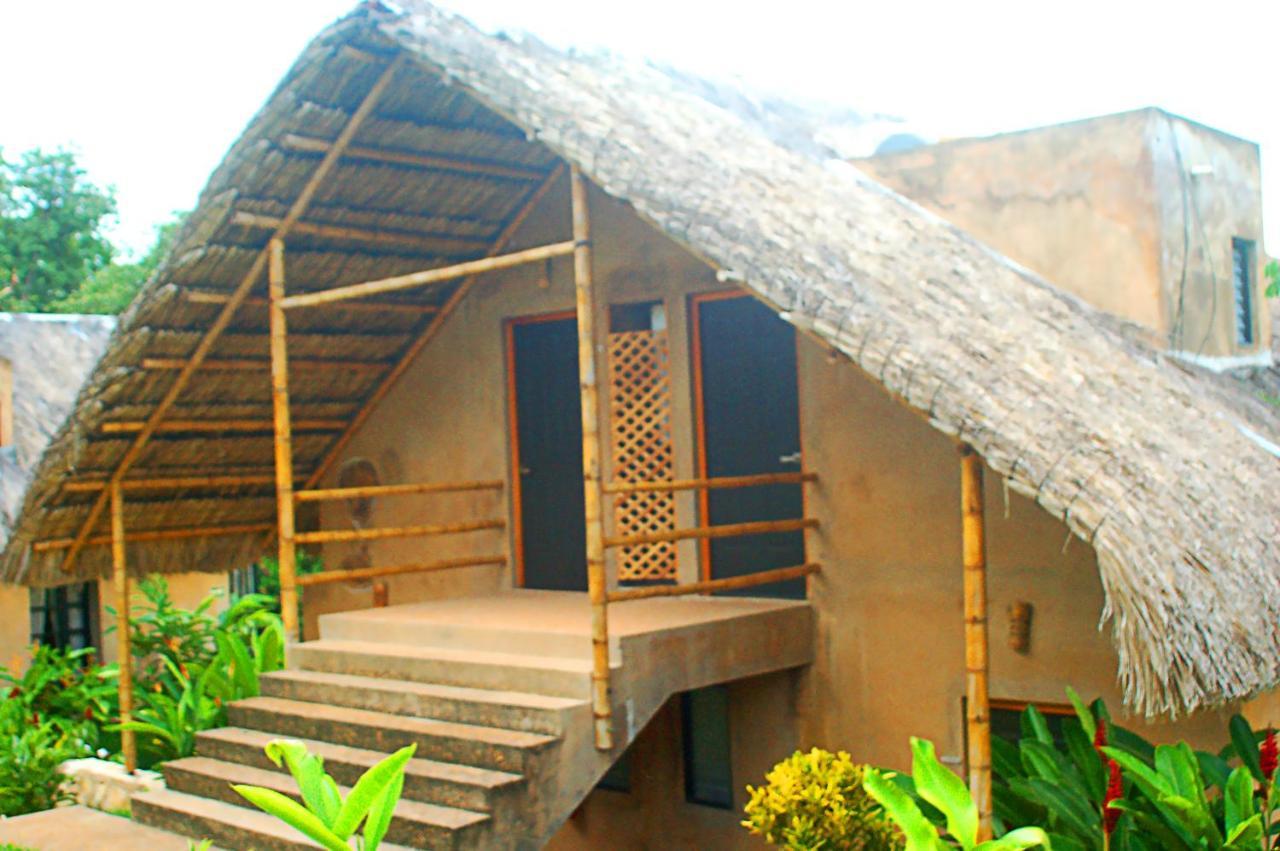Axkan Palenque, Shows En Vivo & Gastronomia Mar Y Tierra & Travel Agency מראה חיצוני תמונה