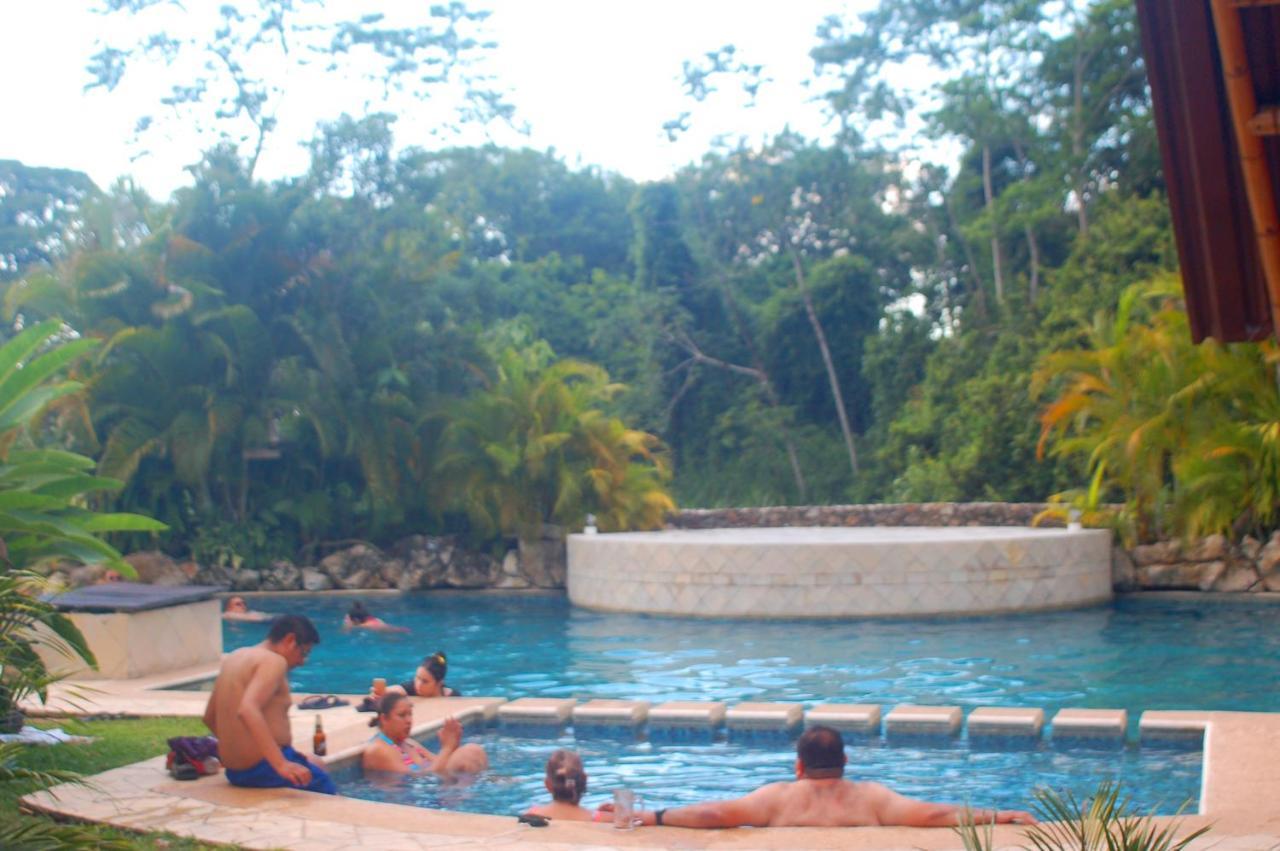 Axkan Palenque, Shows En Vivo & Gastronomia Mar Y Tierra & Travel Agency מראה חיצוני תמונה