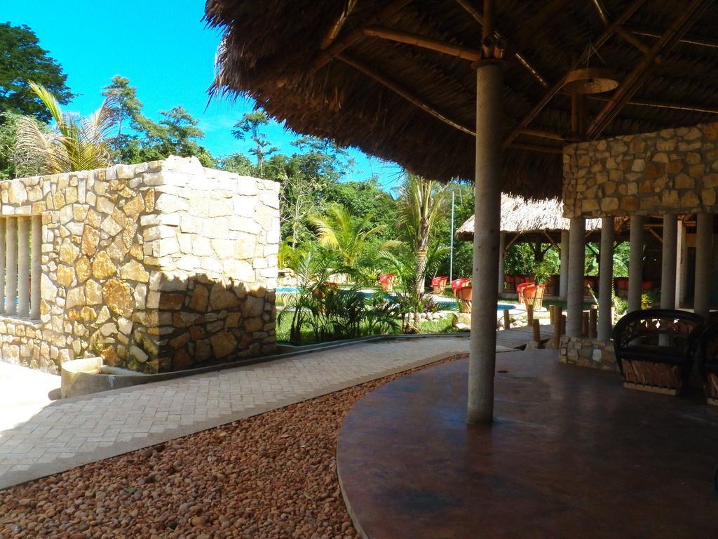 Axkan Palenque, Shows En Vivo & Gastronomia Mar Y Tierra & Travel Agency מראה חיצוני תמונה