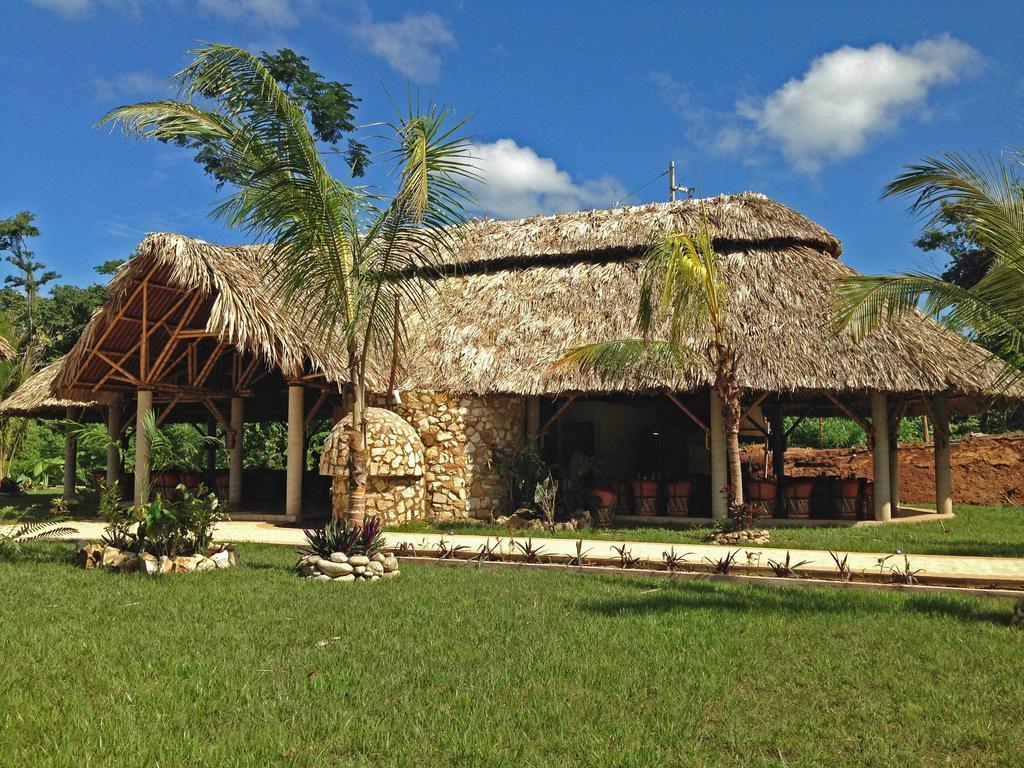 Axkan Palenque, Shows En Vivo & Gastronomia Mar Y Tierra & Travel Agency מראה חיצוני תמונה