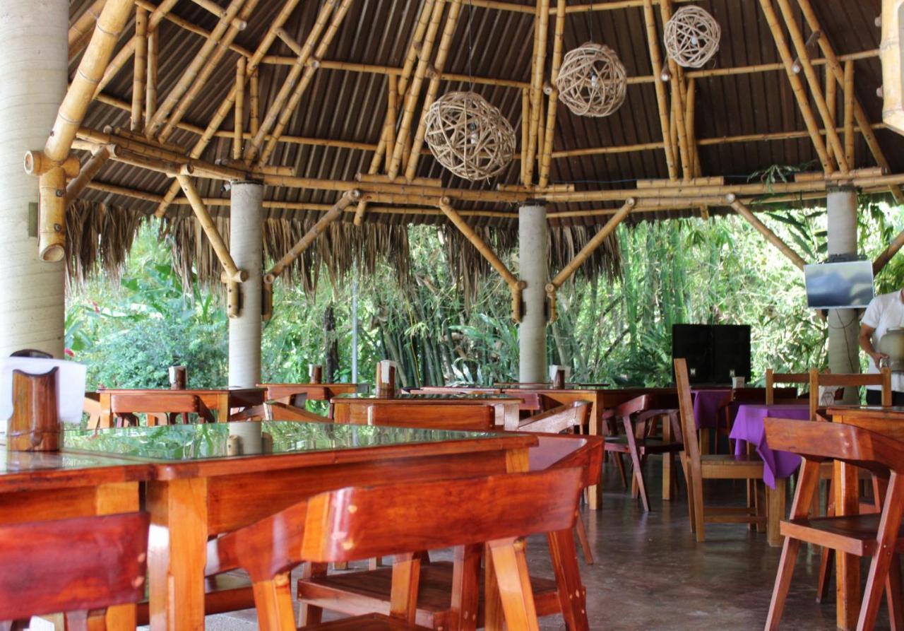 Axkan Palenque, Shows En Vivo & Gastronomia Mar Y Tierra & Travel Agency מראה חיצוני תמונה