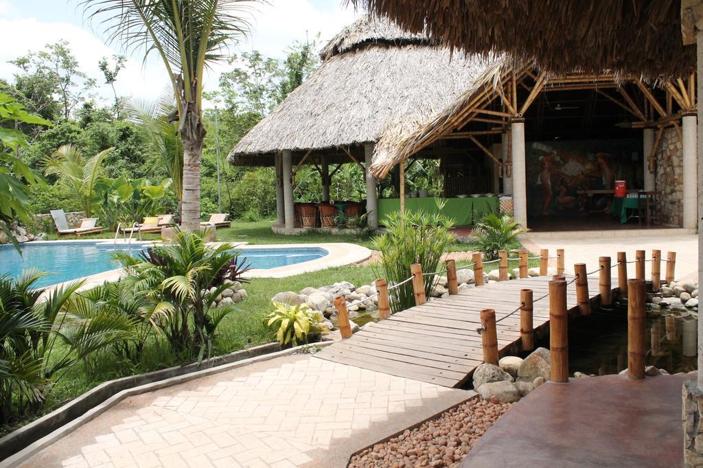Axkan Palenque, Shows En Vivo & Gastronomia Mar Y Tierra & Travel Agency מראה חיצוני תמונה