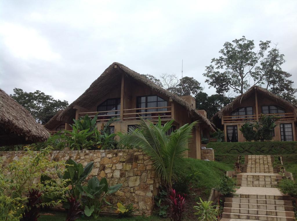Axkan Palenque, Shows En Vivo & Gastronomia Mar Y Tierra & Travel Agency מראה חיצוני תמונה